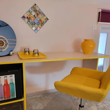 D'hotes Leonie & Restaurant Bed & Breakfast Druillat