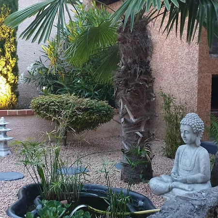 Bed & Breakfast D Hotes Leonie 4*