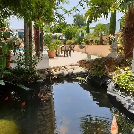 D'hotes Leonie & Restaurant Bed & Breakfast 4*