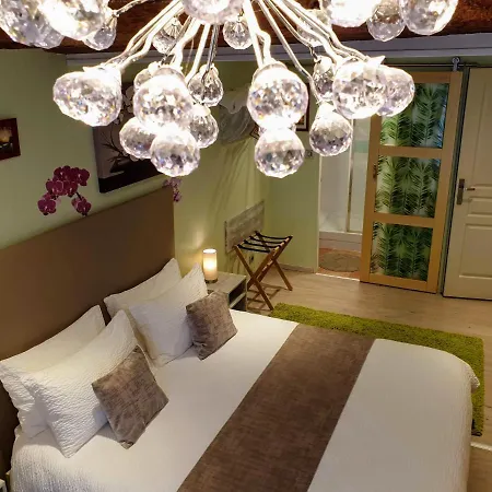 D Hotes Leonie Bed & Breakfast 4*
