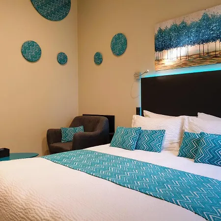 Bed & Breakfast D Hotes Leonie 4*